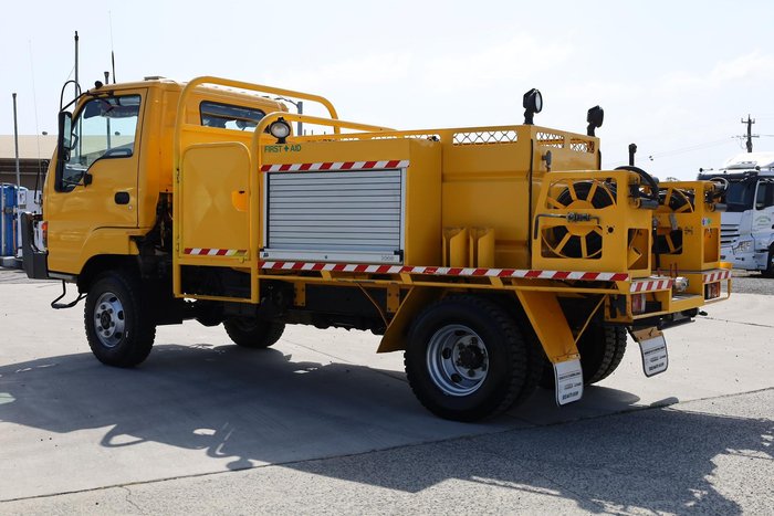 2003 Isuzu N Series NPS 300 Fire Truck Yellow