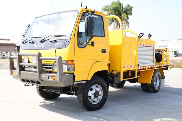 2003 Isuzu N Series NPS 300 Fire Truck Yellow
