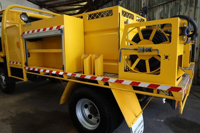 2003 Isuzu Nps NPS300 4x4 Fire Truck Yellow