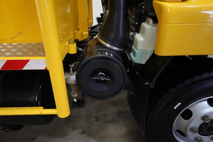 2003 Isuzu Nps NPS300 4x4 Fire Truck Yellow