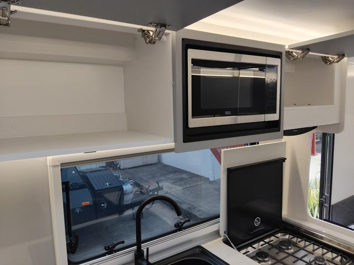 2025 New Age Caravans Road Owl Ro19be Escape My25.5 Family 3 Bunk