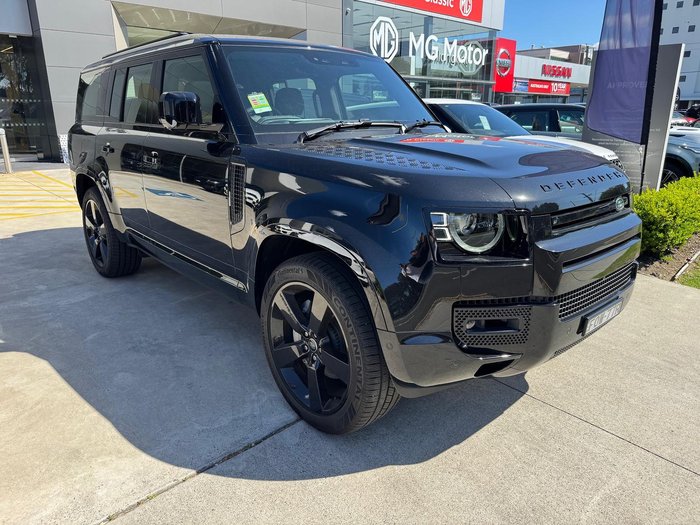 2024 Land Rover Defender 130 D350 X-Dynamic SE L663 MY25.5 AWD Santorini Black