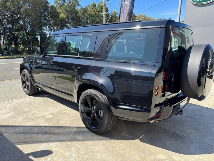 2024 Land Rover Defender 130 D350 X-Dynamic SE L663 MY25.5 AWD Santorini Black