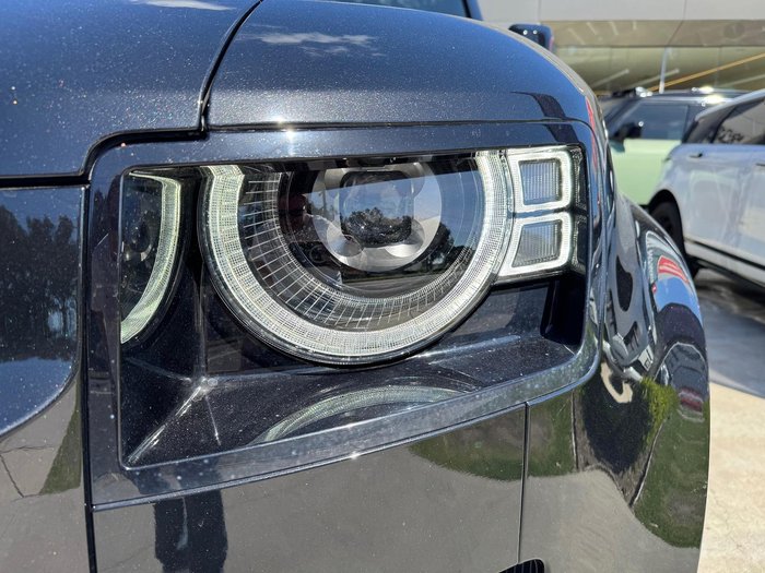 2024 Land Rover Defender 130 D350 X-Dynamic SE L663 MY25.5 AWD Santorini Black