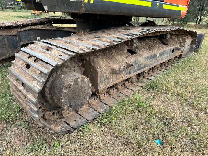 2017 Hitachi Zx225uslc-5B