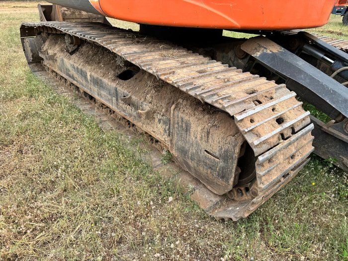 2017 Hitachi Zx225uslc-5B