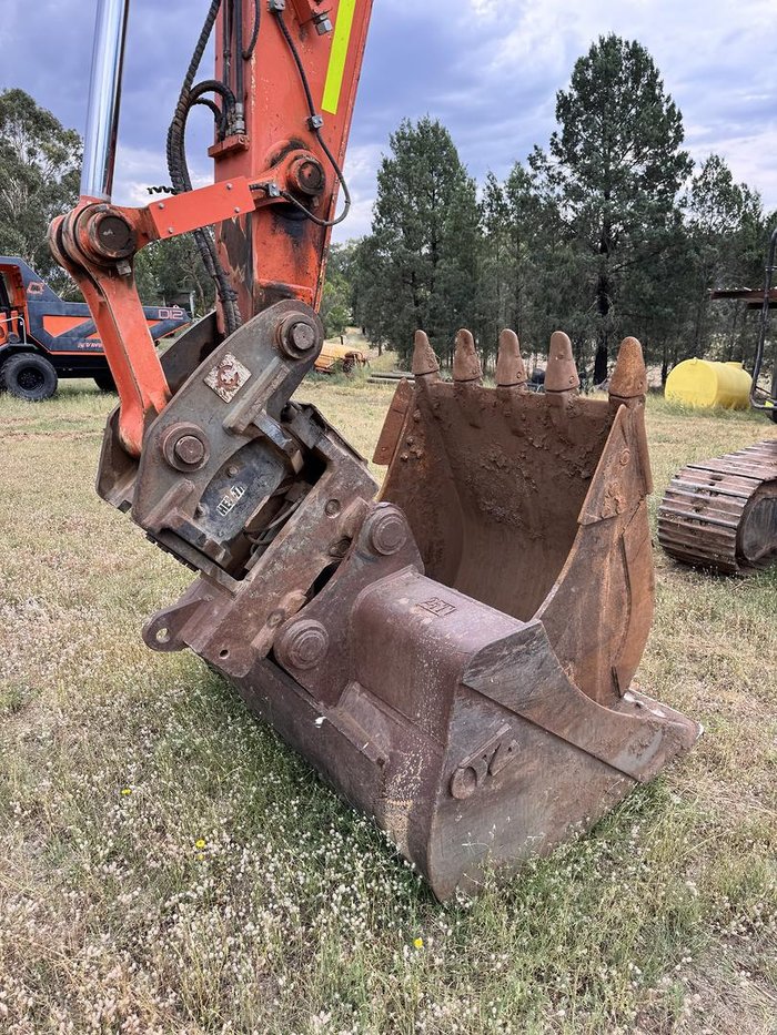 2017 Hitachi Zx225uslc-5B