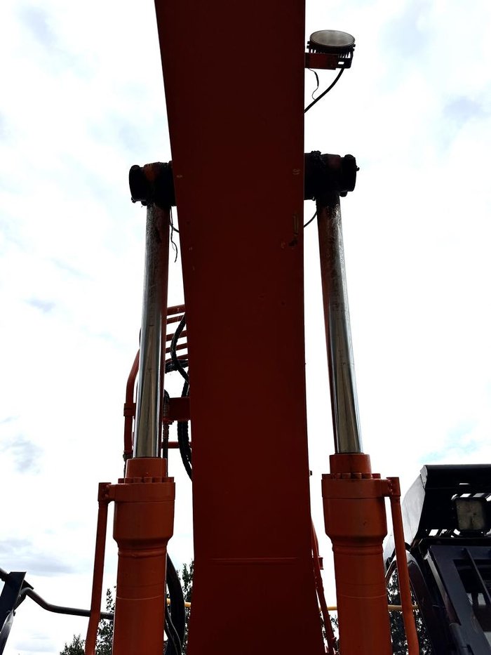 2017 Hitachi Zx225uslc-5B