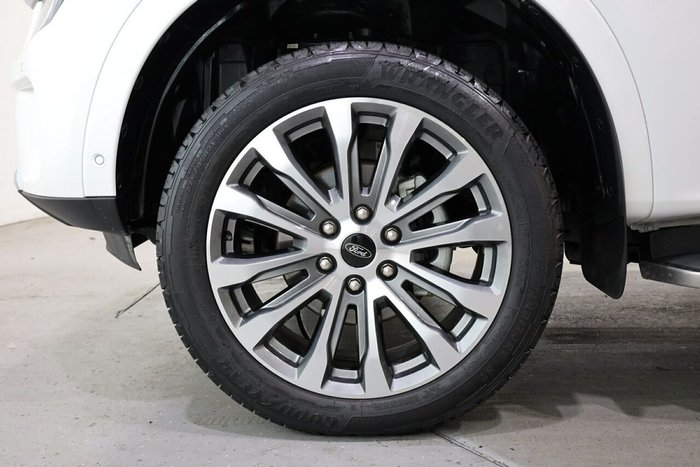 2023 Ford Everest Platinum