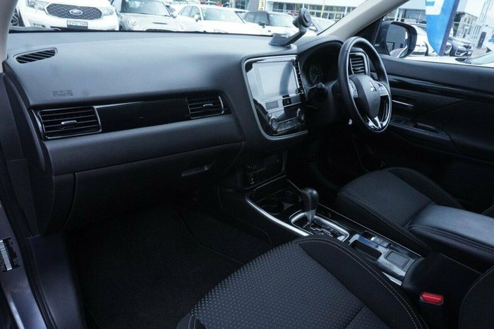 2018 Mitsubishi Outlander ES