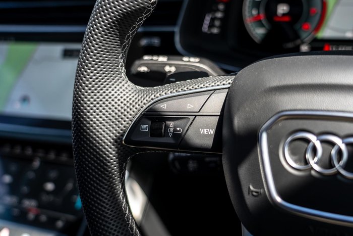 2025 Audi Q8 55 TFSI S line