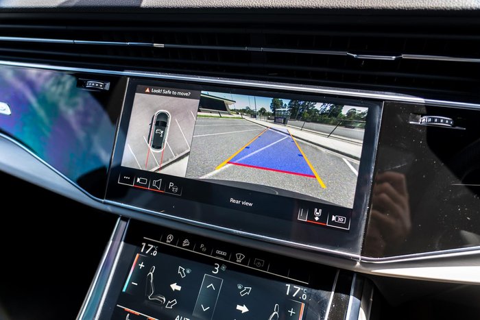 2025 Audi Q8 55 TFSI S line