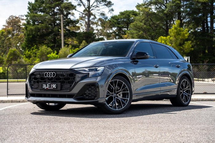 2025 Audi Q8 55 TFSI S line