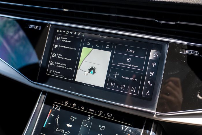 2025 Audi Q8 55 TFSI S line