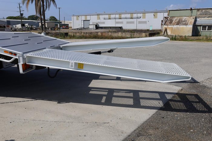 2025 Fuso Shogun 2025 FS76 360 Beavertail White