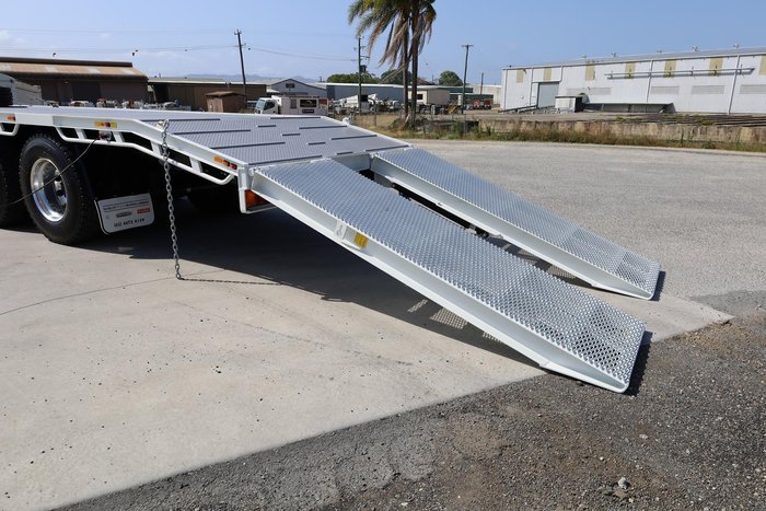 2025 Fuso Shogun FS76 360 White