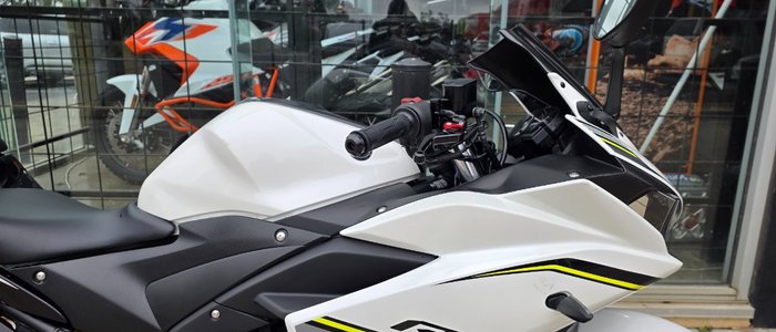 2017 Yamaha YZF-R3 WHITE