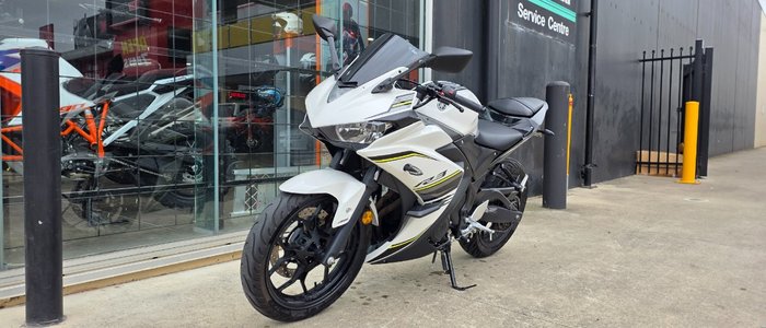 2017 Yamaha YZF-R3 WHITE