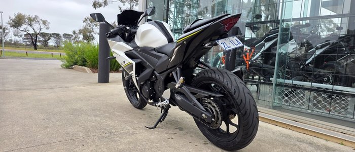 2017 Yamaha YZF-R3 WHITE