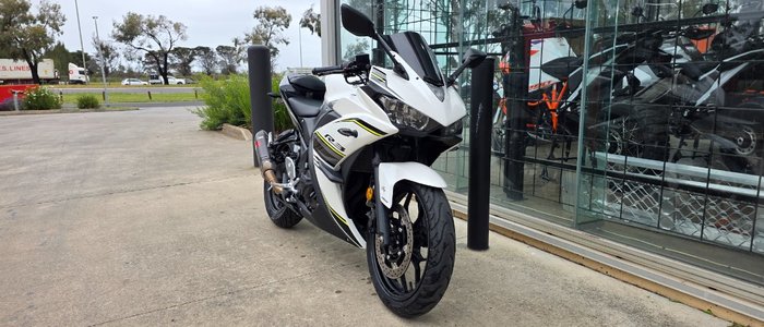 2017 Yamaha YZF-R3 WHITE