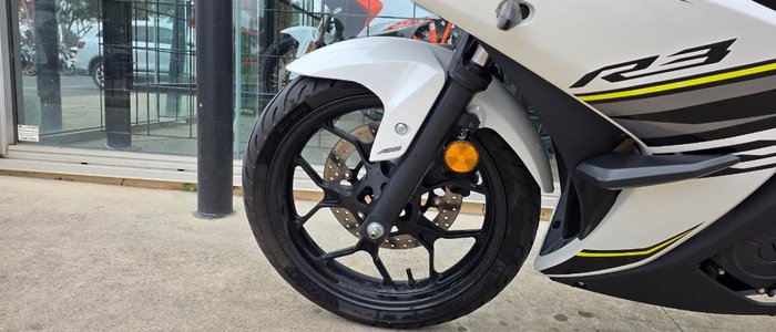 2017 Yamaha YZF-R3 WHITE