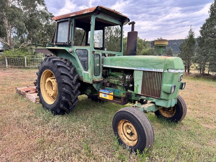 John Deere 3130