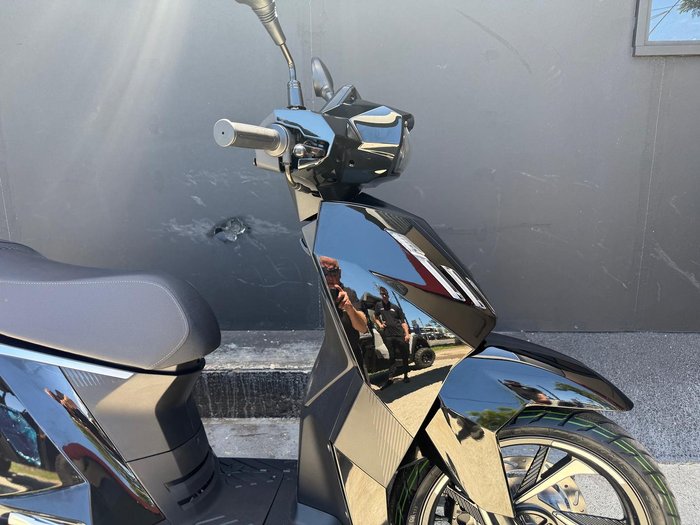 2025 Peugeot Tweet 200 Tweet Black