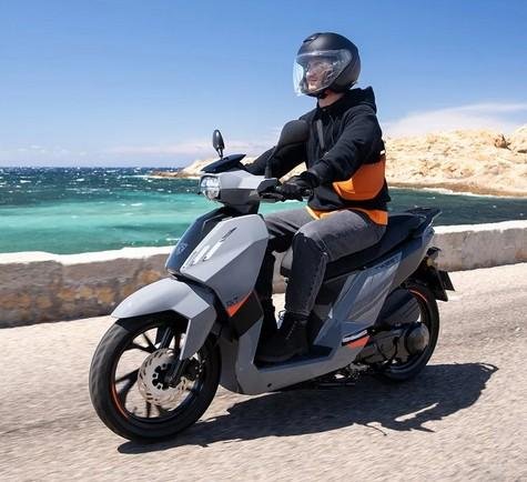 2025 Peugeot Tweet 200 Tweet Black