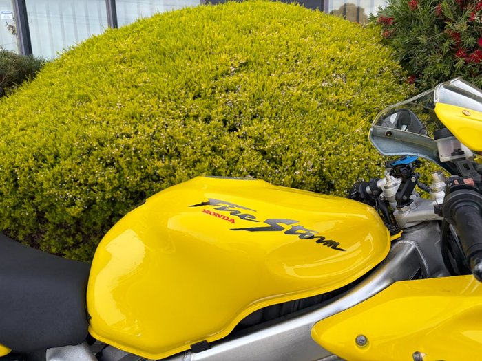 2000 Honda VTR1000F (FIRESTORM)