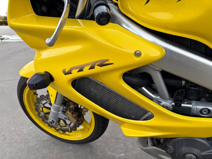 2000 Honda VTR1000F (FIRESTORM)