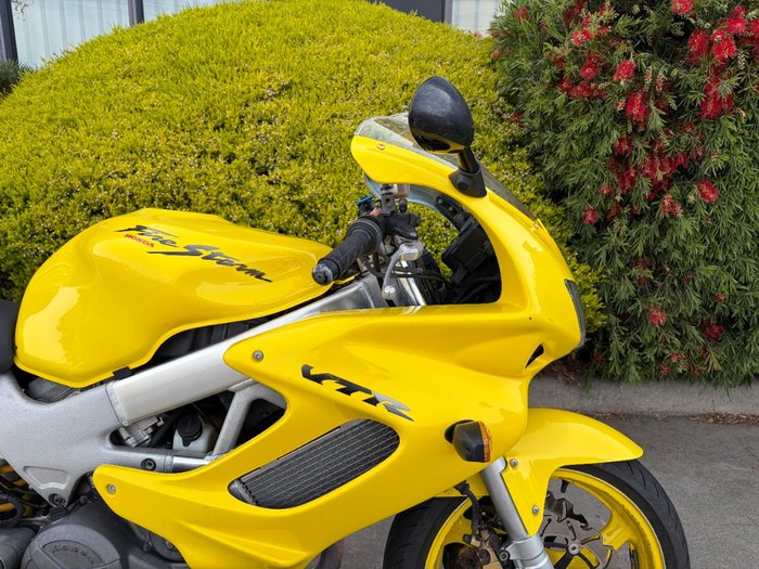 2000 Honda VTR1000F (FIRESTORM)