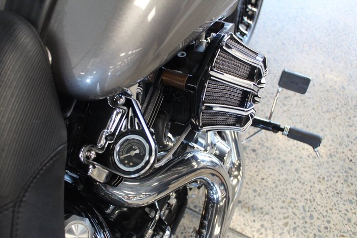 2016 Harley-davidson FXSB SOFTAIL BREAKOUT SILVER