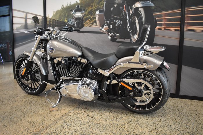 2016 Harley-davidson FXSB SOFTAIL BREAKOUT SILVER
