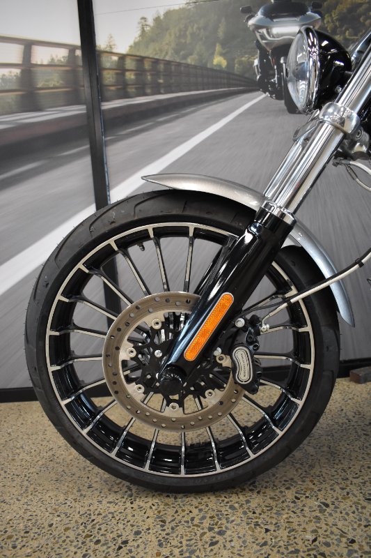 2016 Harley-davidson FXSB SOFTAIL BREAKOUT SILVER