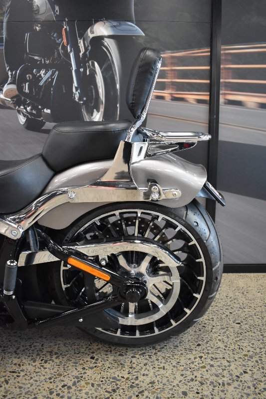 2016 Harley-davidson FXSB SOFTAIL BREAKOUT SILVER