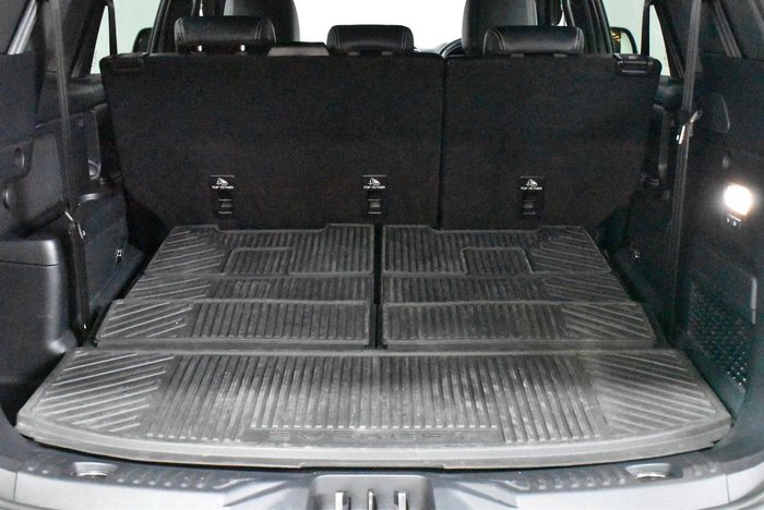 2023 Ford Everest Platinum