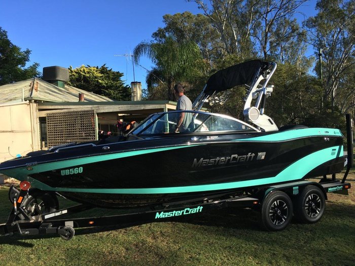 2019 MasterCraft XT21