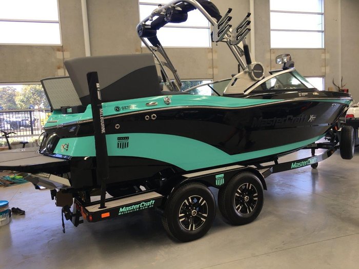 2019 MasterCraft XT21