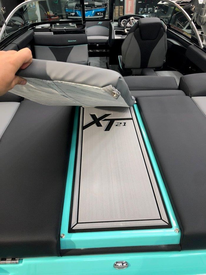 2019 MasterCraft XT21