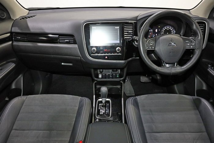 2020 Mitsubishi Outlander LS