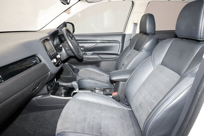 2020 Mitsubishi Outlander LS