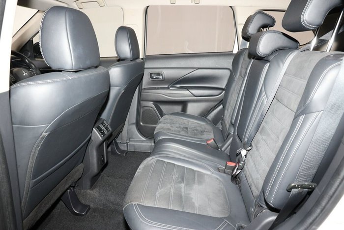 2020 Mitsubishi Outlander LS