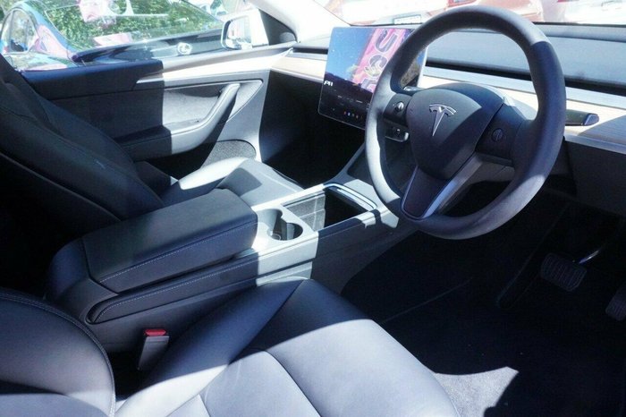 2022 Tesla Model Y Rear-Wheel Drive