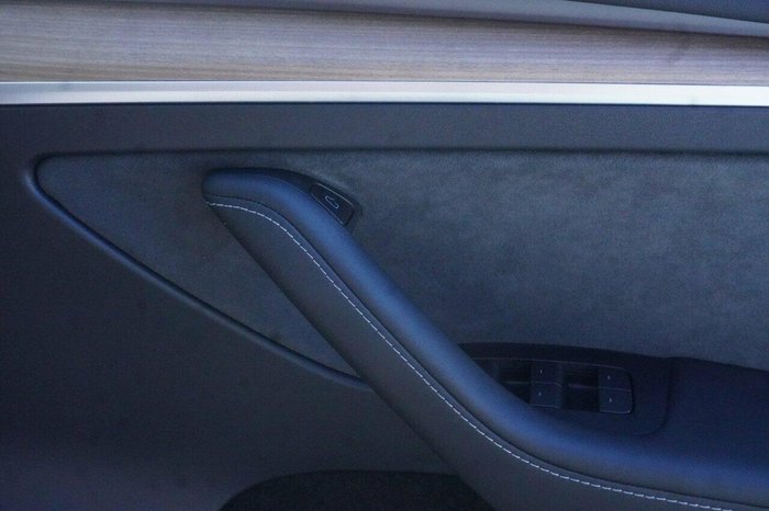 2022 Tesla Model Y Rear-Wheel Drive