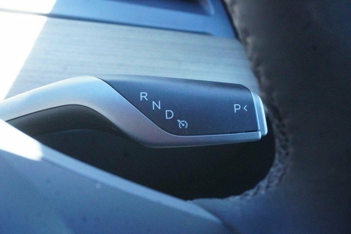 2022 Tesla Model Y Rear-Wheel Drive