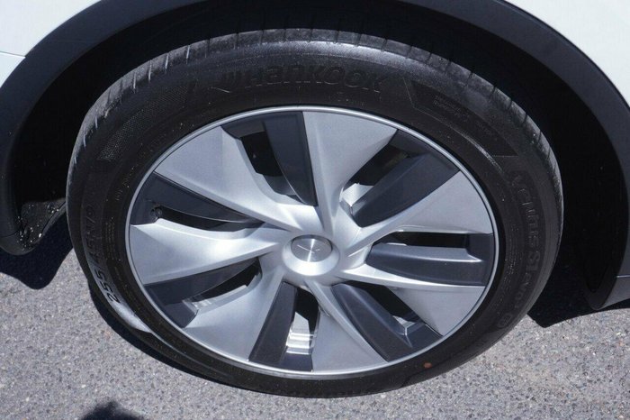 2022 Tesla Model Y Rear-Wheel Drive