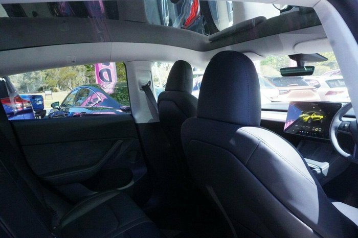 2022 Tesla Model Y Rear-Wheel Drive