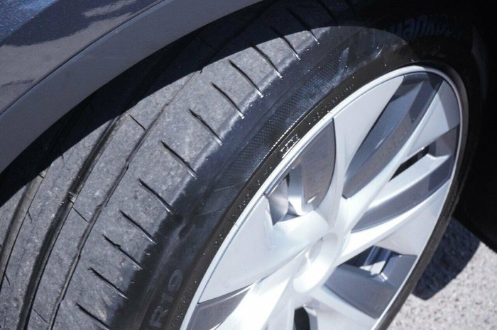 2023 Tesla Model Y Rear-Wheel Drive