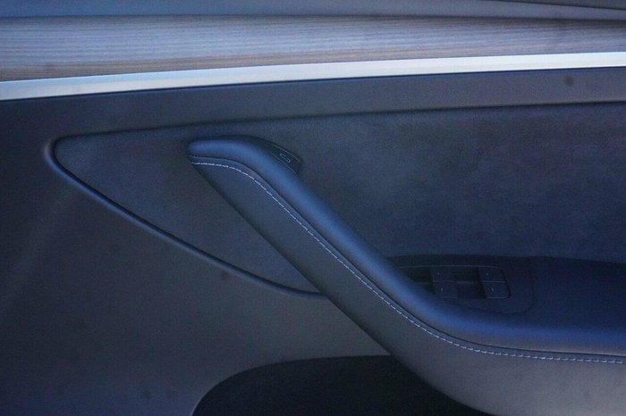 2023 Tesla Model Y Rear-Wheel Drive