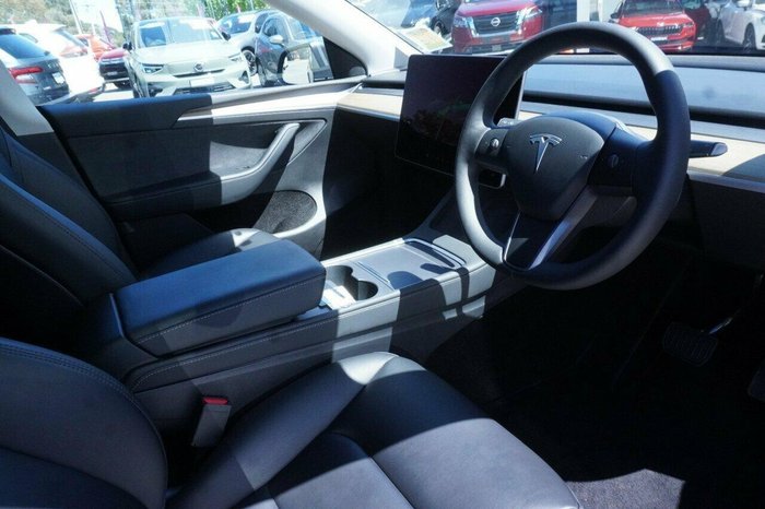 2023 Tesla Model Y Rear-Wheel Drive